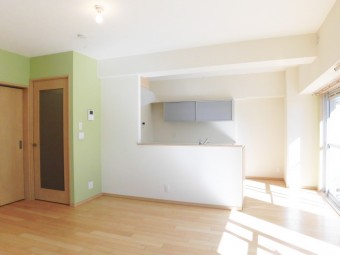 樹木の素材感にこだわったマットな質感のキッチン　渋谷区Ｉ様邸